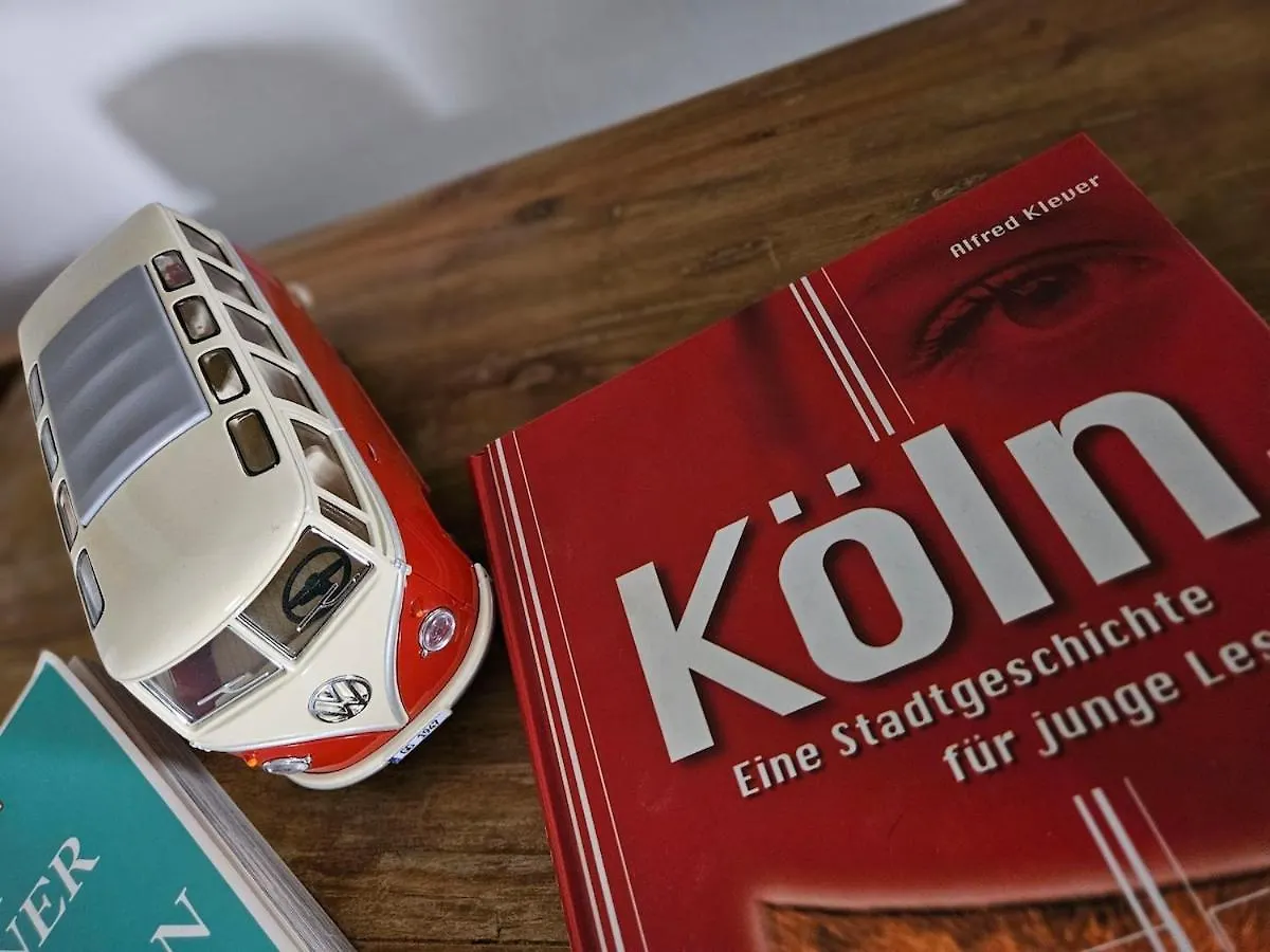 Apartment Zimmer Mit Flair Koeln-Messenaehe