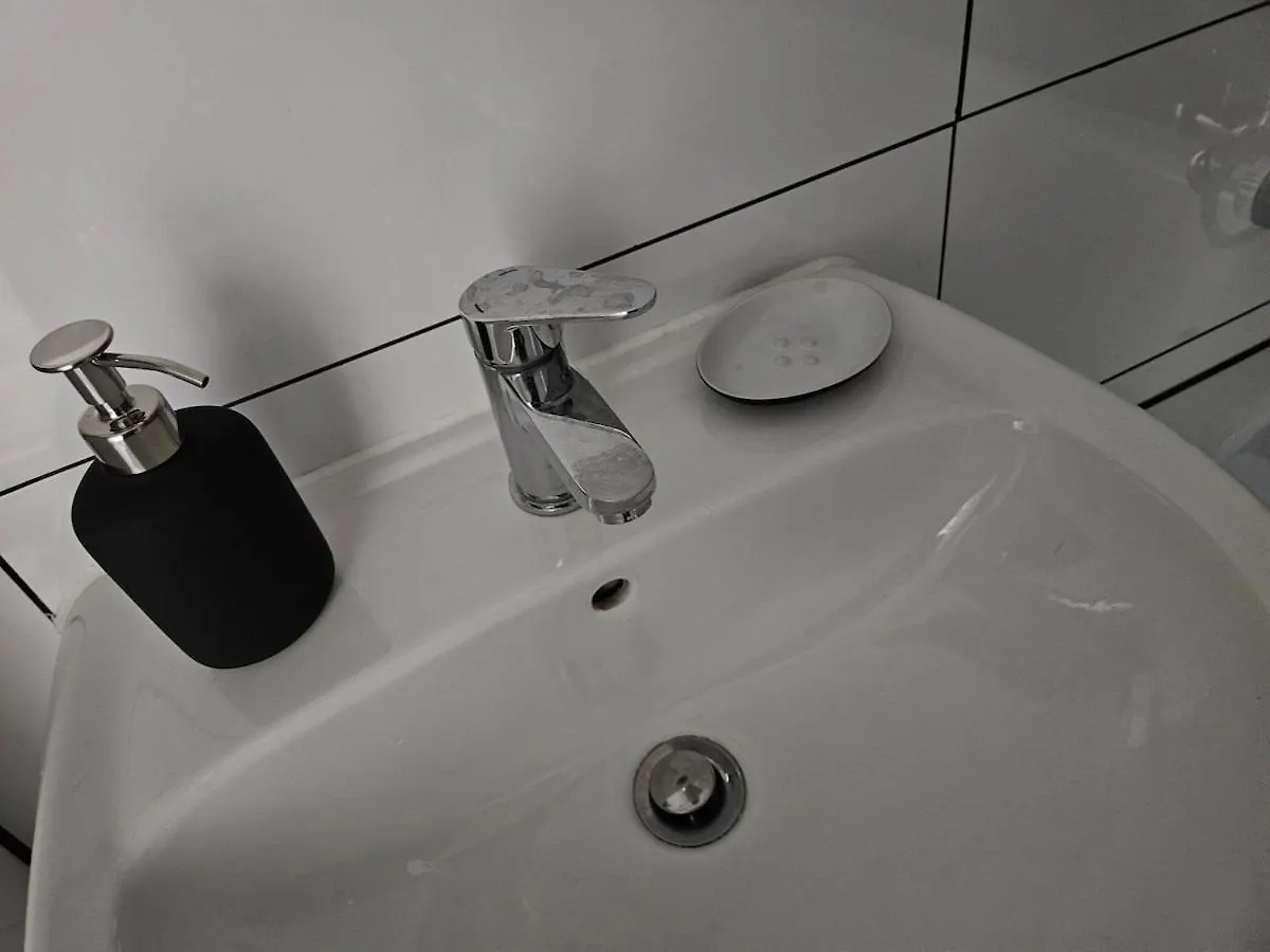 Zimmer Mit Flair Koeln-Messenaehe Apartment