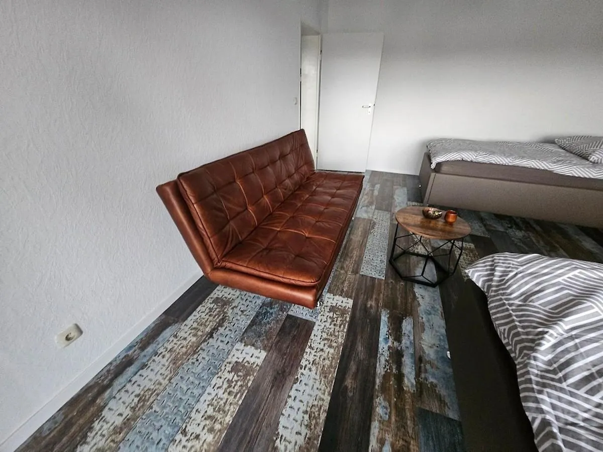 Zimmer Mit Flair Koeln-Messenaehe
